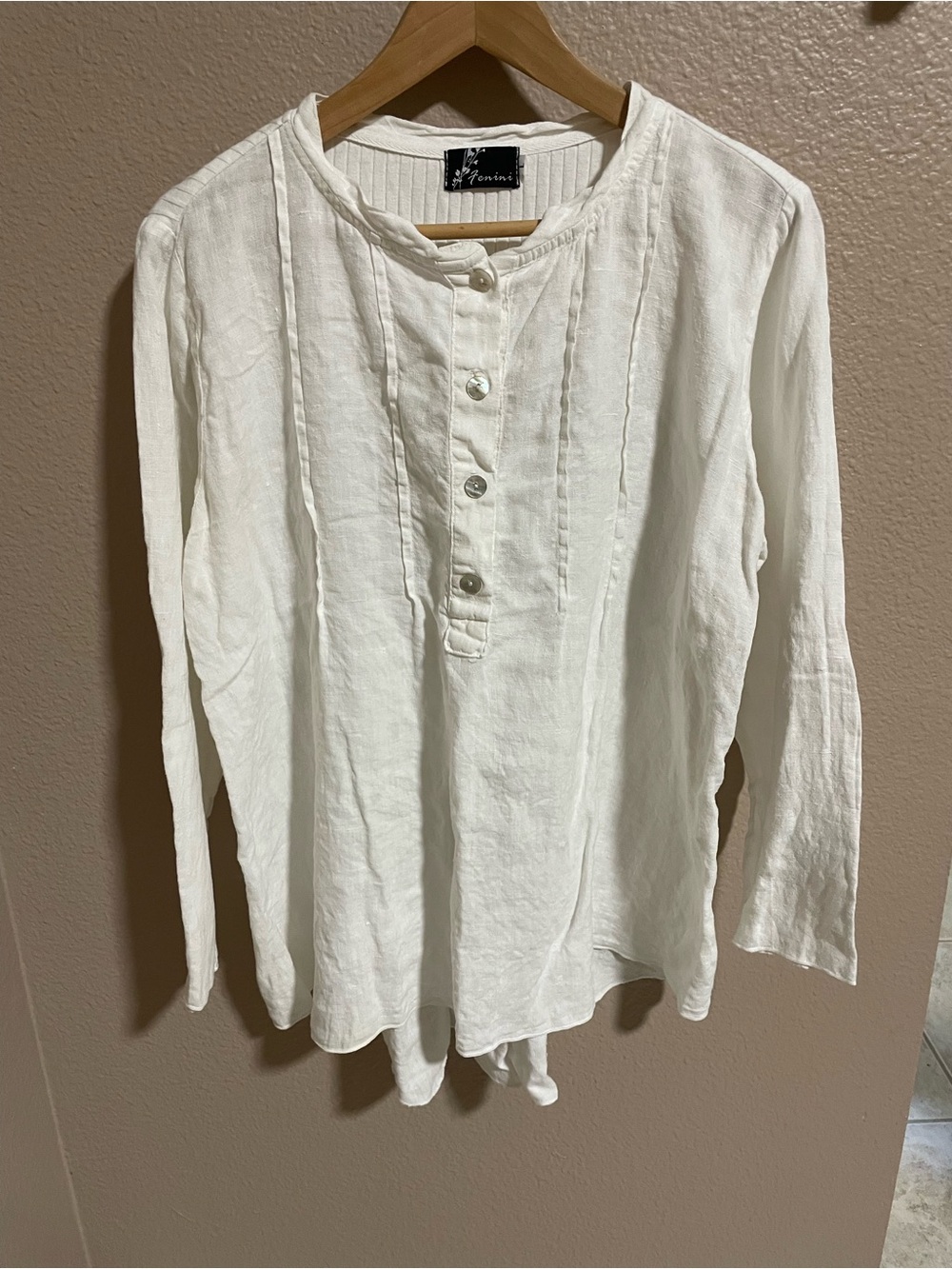 Fenini Women's White Linen Henley Blouse with Pintuck Detail